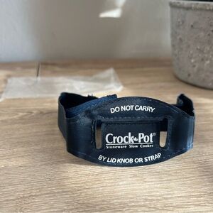 Crock-Pot Slow Cooker Lid Lock Strap Travel Band Carrier Black